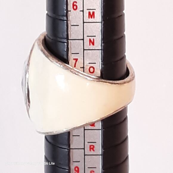 Jumbo Ring Solitary Clear Stone Bezel Set On White Painted Enamel - Picture 7 of 7